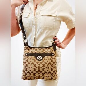 Authentic Coach Penelope Signature Hippie Crossbody, Brown Patent #F16536